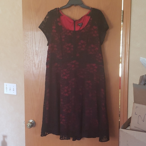 black lace holiday dress